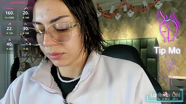 april dumont online show from 10-29-25, 11:42