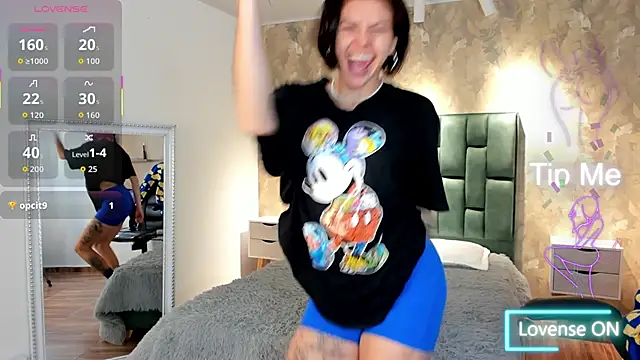 april dumont online show from 11-10-25, 11:37