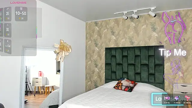 april dumont online show from 11-26-25, 12:38