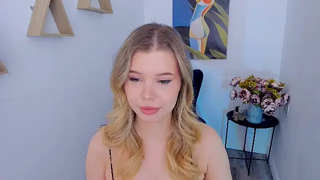 Snapshot of FollowLovee chatting on 01-16-26, 03:43 FollowLovee online show from 01-16-26, 03:43