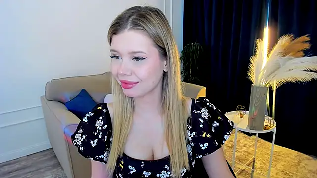 Snapshot of FollowLovee chatting on 06-12-26, 03:59 FollowLovee online show from 06-12-26, 03:59