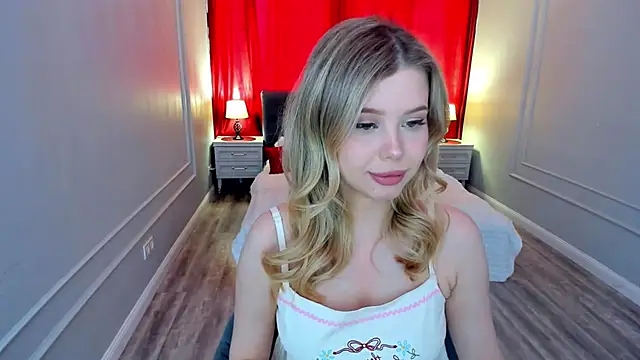Snapshot of FollowLovee chatting on 05-13-26, 12:23 FollowLovee online show from 05-13-26, 12:23