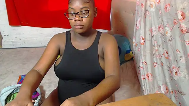 EvaxEmma online show from 06-26-26, 03:18