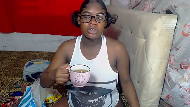 EvaxEmma online show from 06-30-26, 02:28