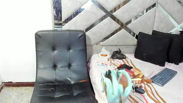 EvaxEmma online show from 05-27-26, 12:34