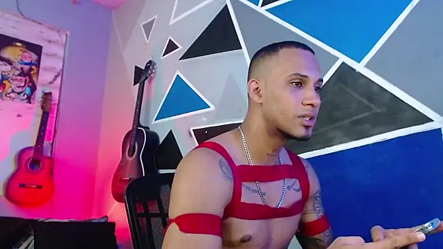 Snapshot of MagnusFrost chatting on 09-20-25, 09:03 MagnusFrost online show from 09-20-25, 09:03