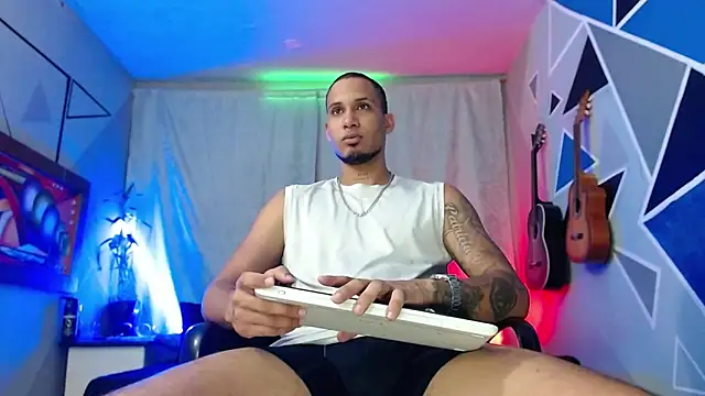 Snapshot of MagnusFrost chatting on 02-04-26, 07:31 MagnusFrost online show from 02-04-26, 07:31