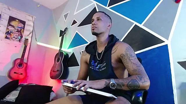 Snapshot of MagnusFrost chatting on 12-05-25, 09:34 MagnusFrost online show from 12-05-25, 09:34