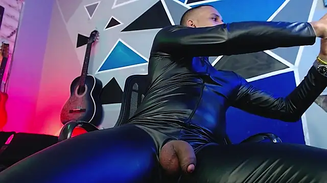 Snapshot of MagnusFrost chatting on 09-22-25, 09:15 MagnusFrost online show from 09-22-25, 09:15