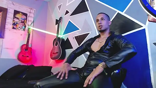 Snapshot of MagnusFrost chatting on 10-09-25, 03:51 MagnusFrost online show from 10-09-25, 03:51