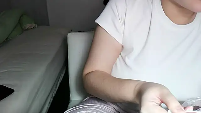 Snapshot of iamMalixxx chatting on 10-03-25, 12:06 iamMalixxx online show from 10-03-25, 12:06