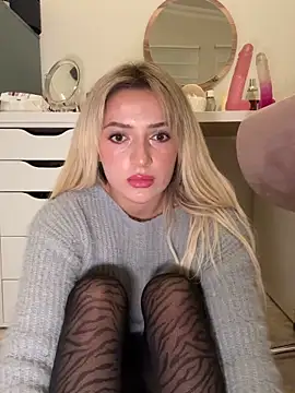 yaprakmericc online show from 11-17-25, 09:08