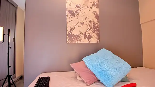 LynnSam  online show from 09-19-25, 11:09