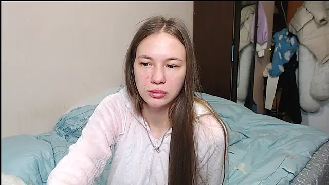 leila bambi  online show from 02-12-25, 04:11