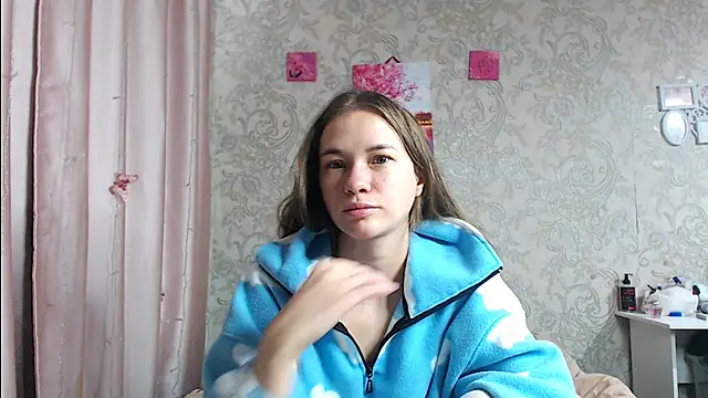 leila bambi  online show from 10-14-25, 08:04