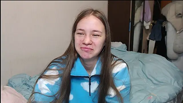 leila bambi  online show from 02-13-25, 04:28