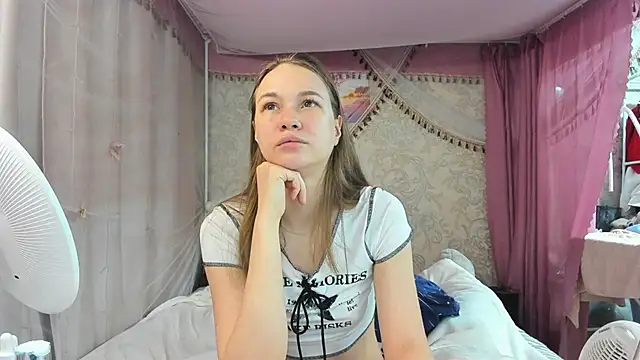 leila bambi  online show from 04-09-26, 09:54