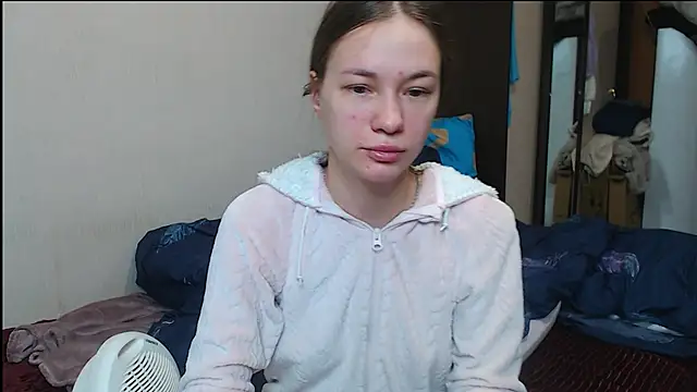 leila bambi  online show from 02-27-25, 03:51