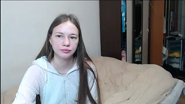 leila bambi  online show from 03-18-25, 09:21