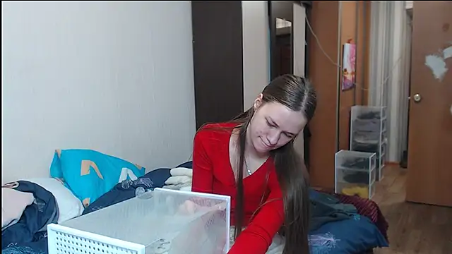 leila bambi  online show from 03-13-25, 08:54