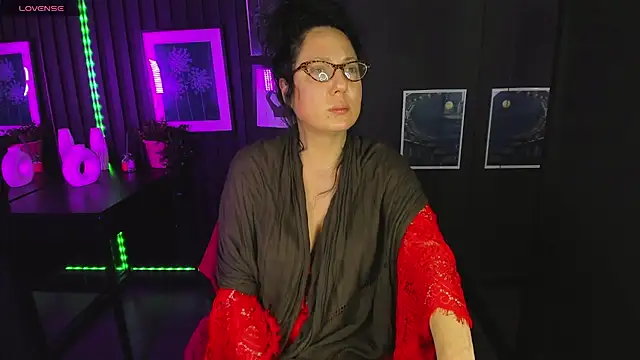 Anita Muse online show from 03-03-25, 01:38