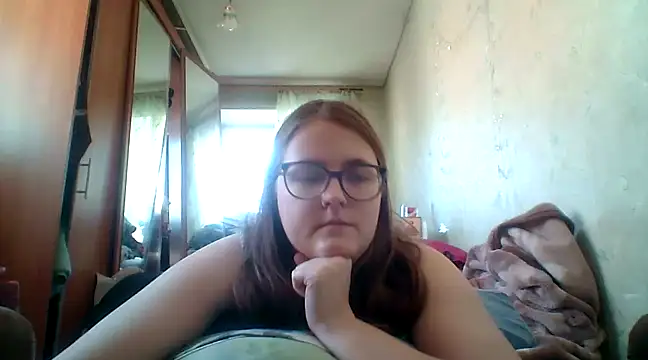 Snapshot of DesireMelissa chatting on 03-18-25, 07:01 DesireMelissa online show from 03-18-25, 07:01
