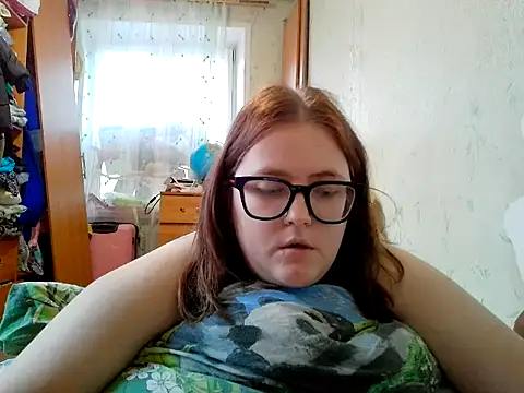 Snapshot of DesireMelissa chatting on 12-04-25, 10:14 DesireMelissa online show from 12-04-25, 10:14