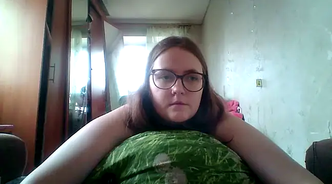 Snapshot of DesireMelissa chatting on 03-04-25, 05:42 DesireMelissa online show from 03-04-25, 05:42