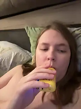 Snapshot of DesireMelissa chatting on 03-11-25, 08:42 DesireMelissa online show from 03-11-25, 08:42