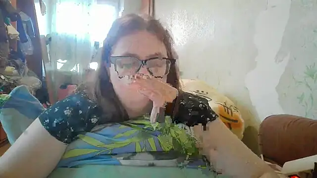 Snapshot of DesireMelissa chatting on 12-14-25, 07:14 DesireMelissa online show from 12-14-25, 07:14