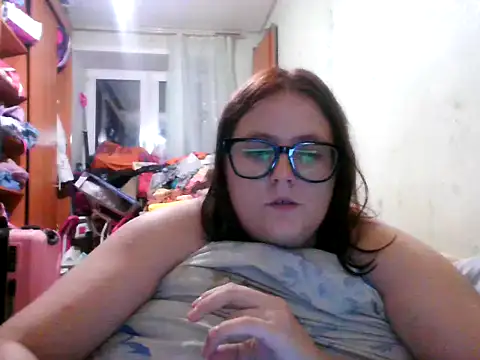 Snapshot of DesireMelissa chatting on 10-24-25, 05:56 DesireMelissa online show from 10-24-25, 05:56