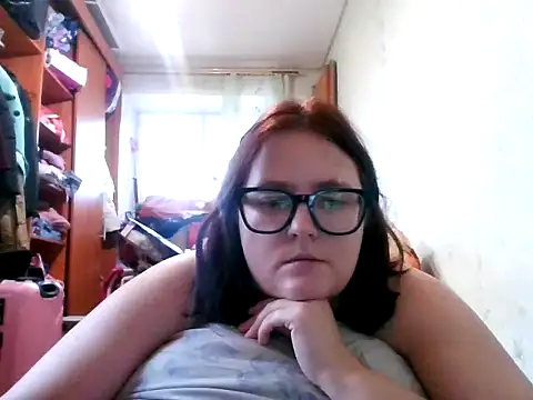 Snapshot of DesireMelissa chatting on 10-22-25, 05:40 DesireMelissa online show from 10-22-25, 05:40