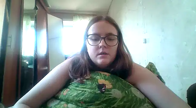 Snapshot of DesireMelissa chatting on 02-28-25, 10:41 DesireMelissa online show from 02-28-25, 10:41