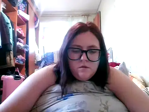 Snapshot of DesireMelissa chatting on 10-19-25, 12:41 DesireMelissa online show from 10-19-25, 12:41