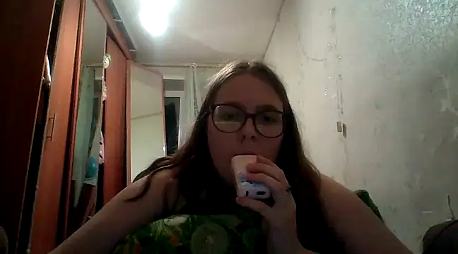 Snapshot of DesireMelissa chatting on 02-23-25, 04:02 DesireMelissa online show from 02-23-25, 04:02