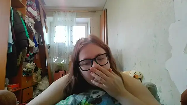 Snapshot of DesireMelissa chatting on 12-21-25, 08:27 DesireMelissa online show from 12-21-25, 08:27