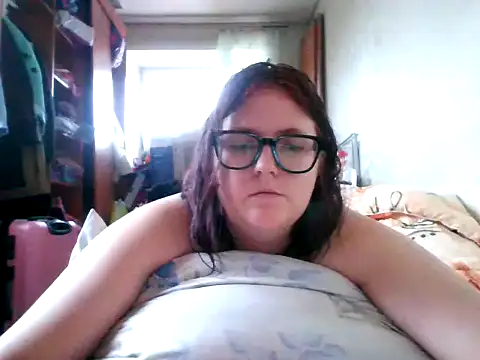 Snapshot of DesireMelissa chatting on 10-18-25, 12:07 DesireMelissa online show from 10-18-25, 12:07