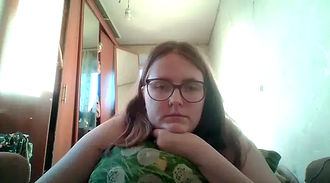 Snapshot of DesireMelissa chatting on 02-24-25, 01:42 DesireMelissa online show from 02-24-25, 01:42