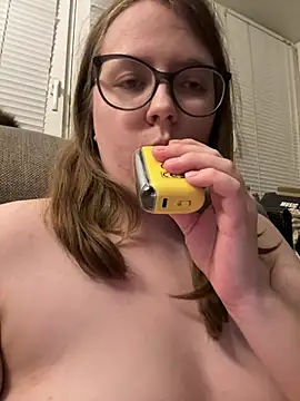 Snapshot of DesireMelissa chatting on 03-19-25, 08:43 DesireMelissa online show from 03-19-25, 08:43