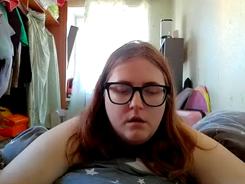Snapshot of DesireMelissa chatting on 06-11-26, 05:59 DesireMelissa online show from 06-11-26, 05:59