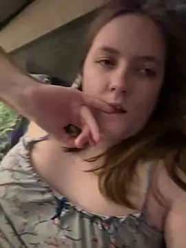 Snapshot of DesireMelissa chatting on 03-01-25, 08:10 DesireMelissa online show from 03-01-25, 08:10