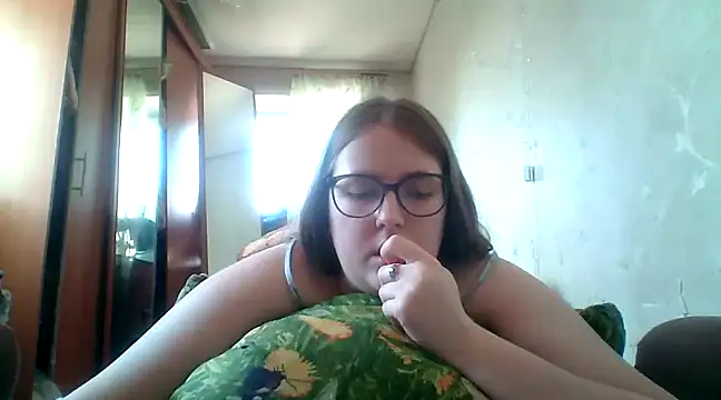 Snapshot of DesireMelissa chatting on 02-25-25, 10:26 DesireMelissa online show from 02-25-25, 10:26