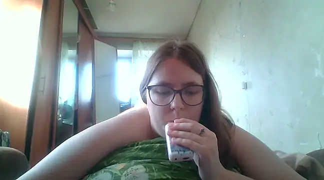 Snapshot of DesireMelissa chatting on 02-22-25, 12:18 DesireMelissa online show from 02-22-25, 12:18