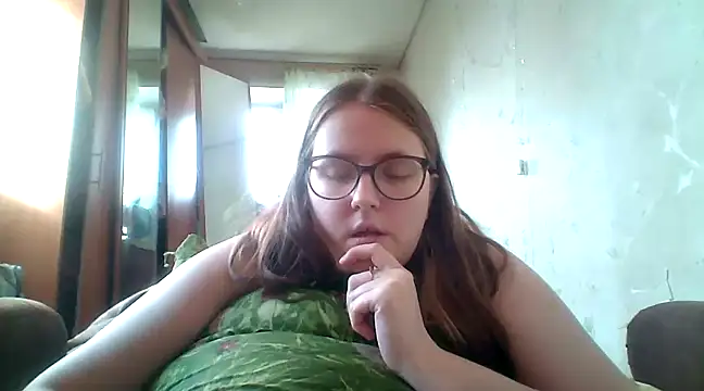 Snapshot of DesireMelissa chatting on 02-21-25, 11:55 DesireMelissa online show from 02-21-25, 11:55