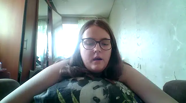 Snapshot of DesireMelissa chatting on 03-17-25, 07:02 DesireMelissa online show from 03-17-25, 07:02