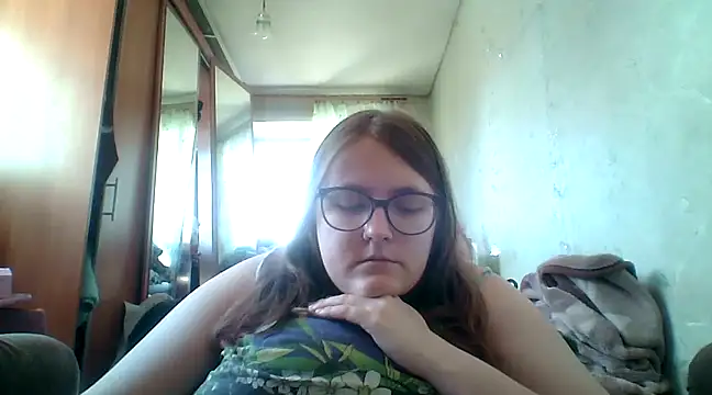 Snapshot of DesireMelissa chatting on 03-18-25, 10:07 DesireMelissa online show from 03-18-25, 10:07