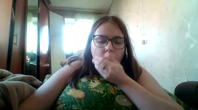 Snapshot of DesireMelissa chatting on 02-24-25, 06:49 DesireMelissa online show from 02-24-25, 06:49