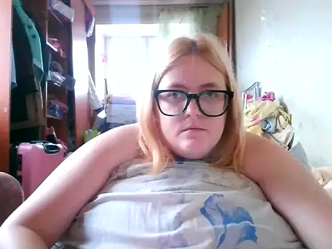 Snapshot of DesireMelissa chatting on 10-16-25, 09:50 DesireMelissa online show from 10-16-25, 09:50