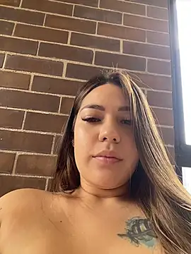 Snapshot of Latina_vanessa chatting on 06-19-26, 07:20 Latina vanessa online show from 06-19-26, 07:20