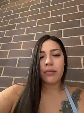 Latina vanessa online show from 05-19-26, 04:25